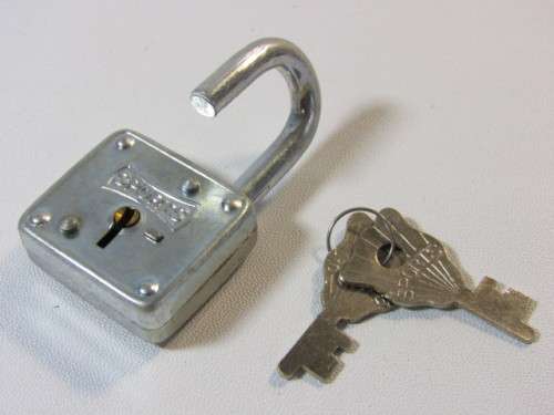 Vintage Sport Champion Padlock with 2 Keys, No.555, Mint in Box  *Others available at Port no.5*