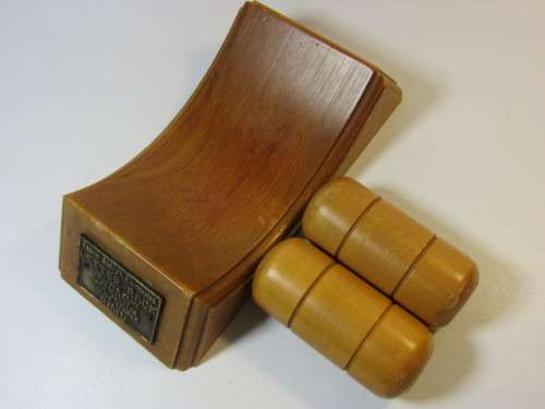 Vintage original "Dave Jolly's famous letter Rack" in excellent condition, 19cm