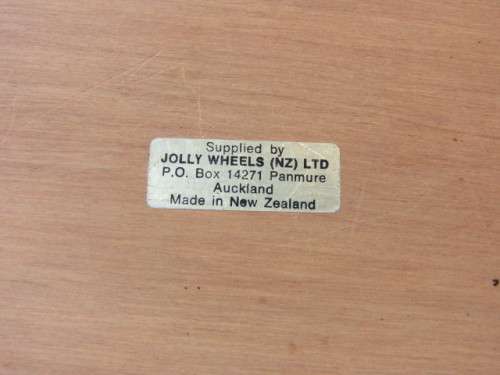 Vintage original "Dave Jolly's famous letter Rack" in excellent condition, 19cm