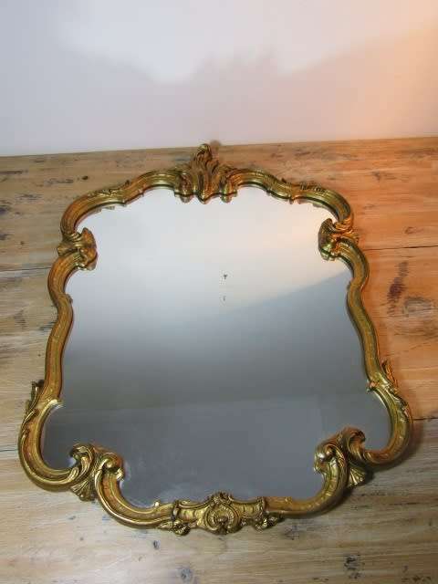 Beautiful vintage Mirror in ornate gilded Frame with scroll motive, excellent condition, 54cm x 68cm