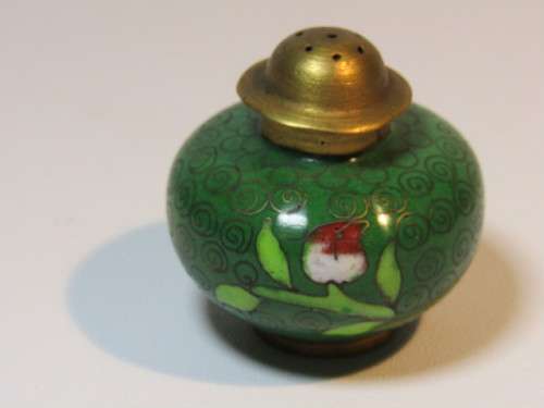 Vintage lot of 2 Cloisonne items, Plate and Salt Shaker, in excellent condition, 10cm and 4cm