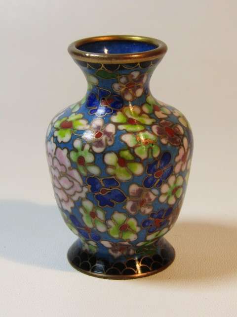 Vintage lot of 2 Cloisonne items, Plate and Vase, in excellent condition, 9.5cm and 7cm