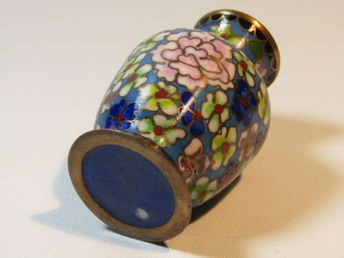 Vintage lot of 2 Cloisonne items, Plate and Vase, in excellent condition, 9.5cm and 7cm