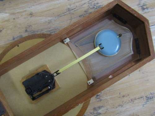Vintage wooden Seiko quartz Wall Clock with Pendulum, excellent condition, 48cm x 29cm
