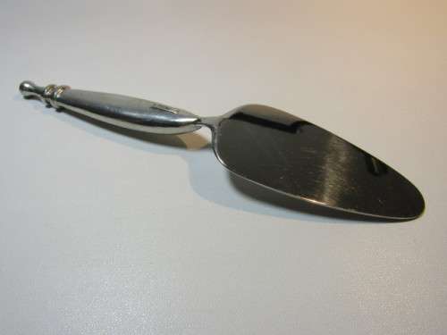 Vintage original Carol Boyes Cake Server in excellent condition, 24cm long