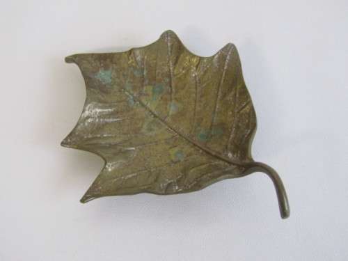 Lot of 2 very old solid brass items, 1948 Poinsettia Leaf tray and footed Bowl