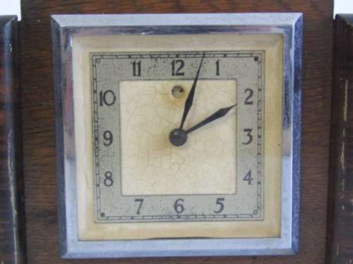 Nintage original electrical wooden Temco Desk / Mantel Clock Eng in excellent condition, 17cm x 14cm