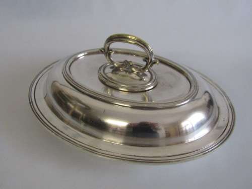 Vintage Oval silverplated Serving Dish with Lid and removeable handle, 29cm x 22cm, excellent cond.