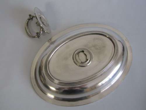 Vintage Oval silverplated Serving Dish with Lid and removeable handle, 29cm x 22cm, excellent cond.