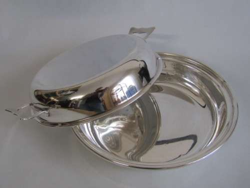 Dekrona round silverplated Serving Dish with Lid, excellent condition, EPNS, 21cm diameter x 8cm