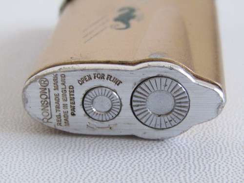 Vintage original Ronson Varaflame Lighter in original Case, England, excellent condition