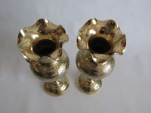 Vintage lot of two solid brass decorated Vases, India, excellent condition, 25cm high