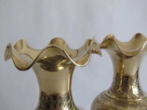 Vintage lot of two solid brass decorated Vases, India, excellent condition, 25cm high