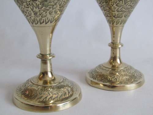 Vintage lot of two solid brass decorated Vases, India, excellent condition, 25cm high