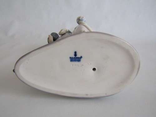 Large vintage original Lladro Figurine, 1982, F-16A "Bride and Groom", 31cm high