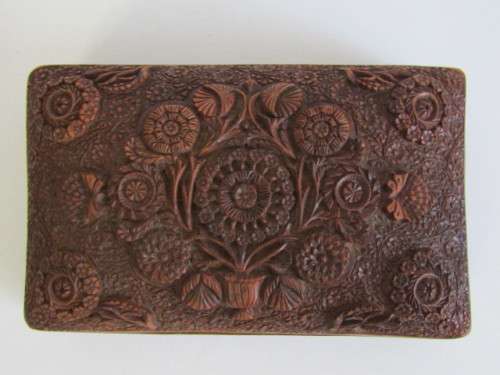 Vintage carved wooden Box with hinged lid, high detail, 20cm x 12cm x 5cm, excellent condition