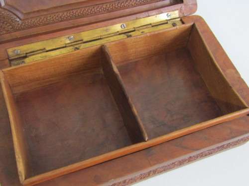 Vintage carved wooden Box with hinged lid, high detail, 20cm x 12cm x 5cm, excellent condition