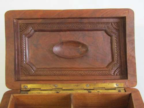 Vintage carved wooden Box with hinged lid, high detail, 20cm x 12cm x 5cm, excellent condition