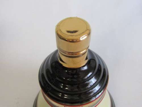 Collectable Christmas 1990 Bells Old Scotch Whisky 750ml in Wade decanter, Boxed, full and sealed