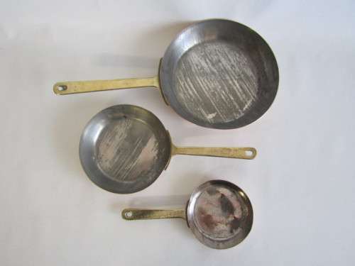 Set on 3 vintage Copper Pans with solid brass Handles, 20cm, 14cm and 11cm diameter