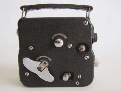 Antique Pathe Scope "H" wind-up movie Camera in excellent and working condition, 10cm x 11cm x 5cm