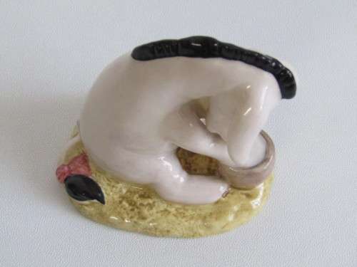 Royal Doulton porcelain Figurine, Winnie the Pooh collection "Eeyore's Birthday" WP14, 7.5x7cm