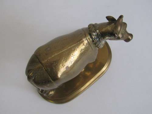 Vintage solid Indian Brass Cow ornament in excellent and aged condition, 18cm x 16cm and is 2kg