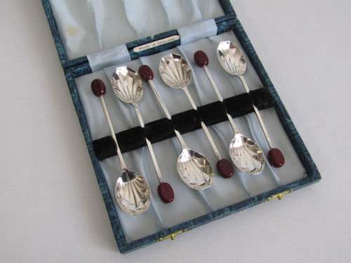 Vintage boxed set of 6 silverplated Coffee Bean Spoons, England, 10cm, excellent condition