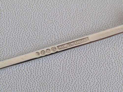 Vintage boxed set of 6 silverplated Coffee Bean Spoons, England, 10cm, excellent condition