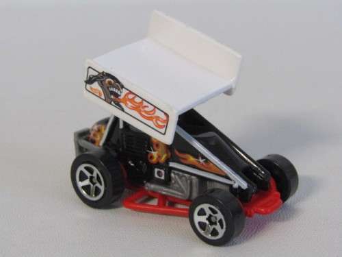 Lot of 2 collectable 1999 Hot Wheels die cast models "Mad Maniax" collector #19, 1 boxed and 1 loose