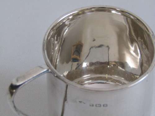 Vintage Hallmarked sterling silver Cup, 77.7 grams (Crazy R1 start Christmas auction at Port No.5)