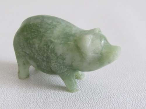 Lot of 2 carved natural Jadeite Figurines, Rooster and Pig *Crazy R1 start auctions at Port No.5*