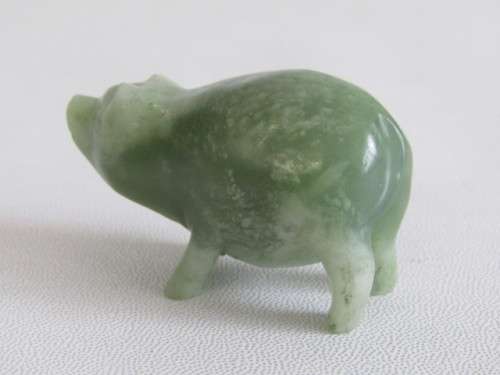 Lot of 2 carved natural Jadeite Figurines, Rooster and Pig *Crazy R1 start auctions at Port No.5*