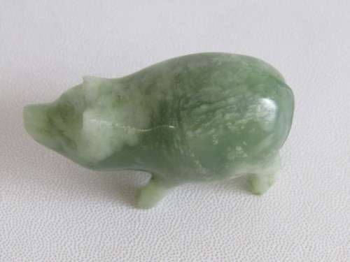 Lot of 2 carved natural Jadeite Figurines, Rooster and Pig *Crazy R1 start auctions at Port No.5*