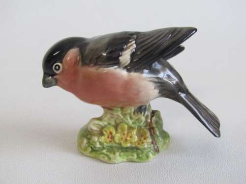 Lot of 2 original Beswick Bird figurines, no. 992 "Blue Tit" and no. 1042 "Bullfinch" perfect cond.