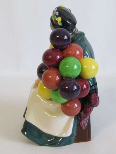 Original large 1930's Royal Doulton porcelain Figurine "The Old Balloon Seller" HN1315, 19cm,perfect