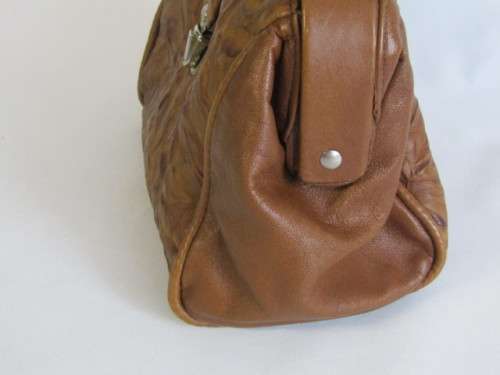 Vintage Brown Leather Handbag with shoulder strap and in unused condition, 20cm x 17cm