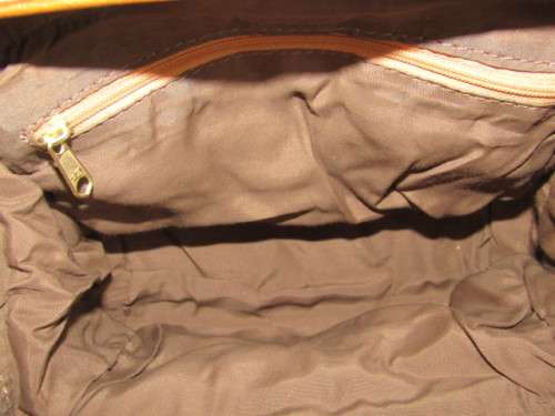 Vintage Brown Leather Handbag with shoulder strap and in unused condition, 20cm x 17cm