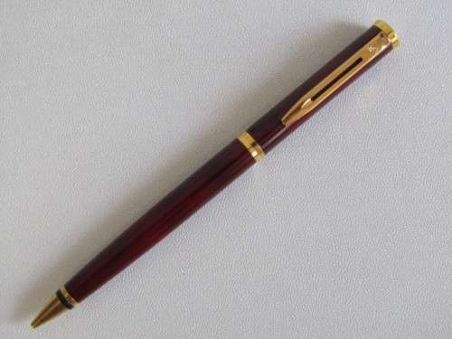 Original Waterman Ballpoint Pen in red and gold plated, original Case, excellent and working, 13.5cm