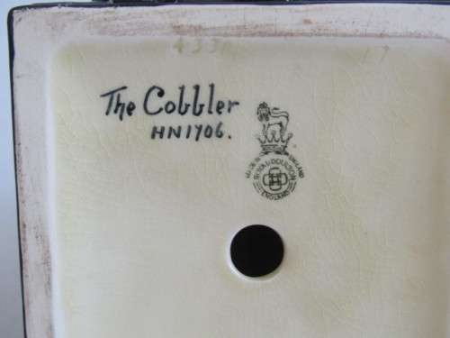 Vintage original Royal Doulton Figurine "The Gobbler" HN1706, excellent condition, large 21cm tall