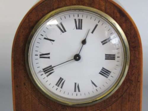 Edwardian mahogany Mantle Clock with decorative wooden inserts and brass fittings, with Key, 21cm