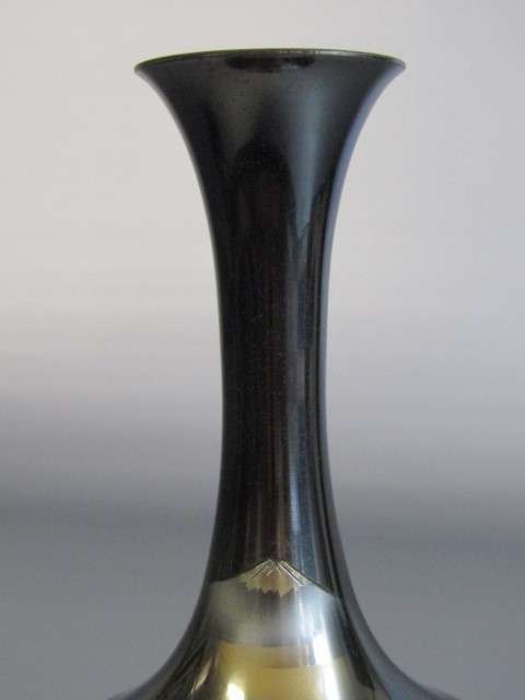 Pair of vintage Black and Gilt Metal Chinese vases in excellent condition, 18cm tall