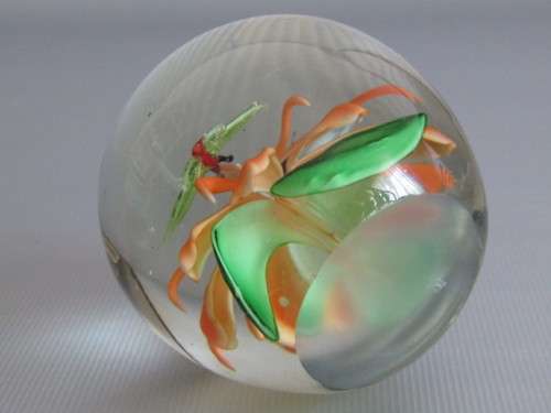 Original Murano art glass Paperweight "Butterflies and Flowers" perfect condition, 6cm diameter