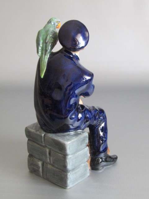 Original vintage 1964 Royal Doulton porcelain Figurine "Shore leave" HN2254, prestine, 20cm