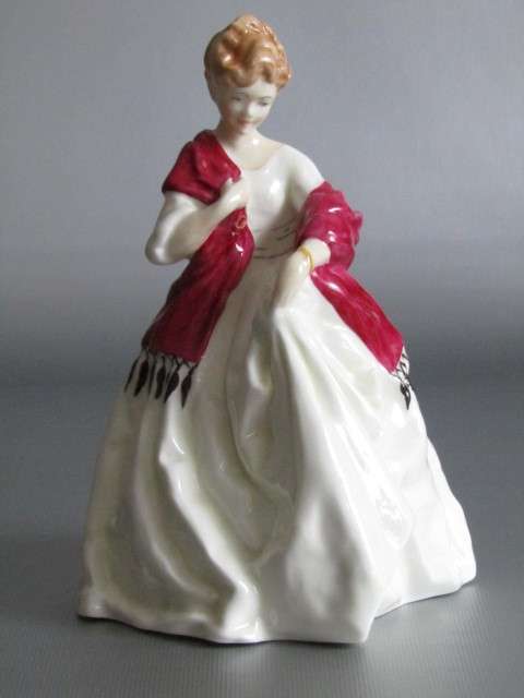 Vintage original Royal Worcester porcelain Figurine "First Dance", prestine condition, 18cm tall