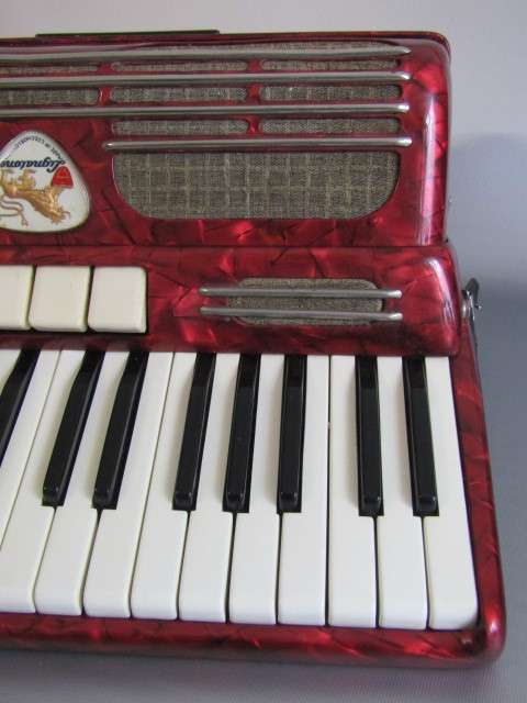 Vintage original Czechoslovakian Piano Accordian, Lignatone, excellent and working condition