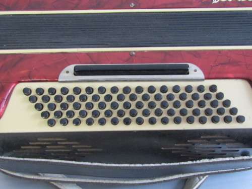 Vintage original Czechoslovakian Piano Accordian, Lignatone, excellent and working condition