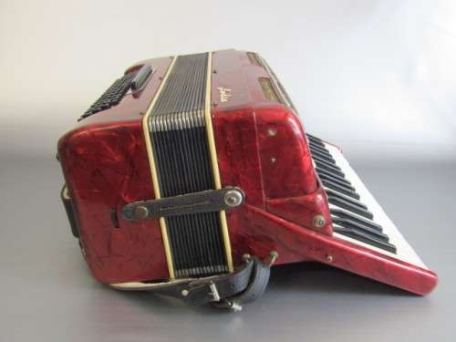 Vintage original Czechoslovakian Piano Accordian, Lignatone, excellent and working condition