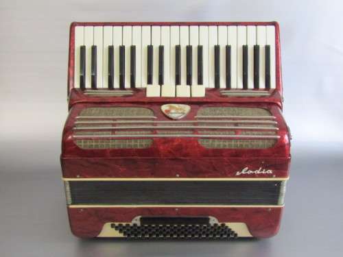 Vintage original Czechoslovakian Piano Accordian, Lignatone, excellent and working condition
