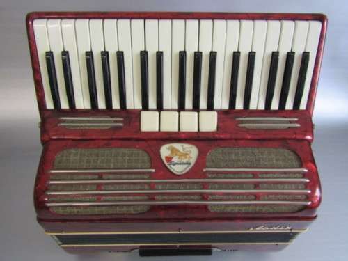 Vintage original Czechoslovakian Piano Accordian, Lignatone, excellent and working condition